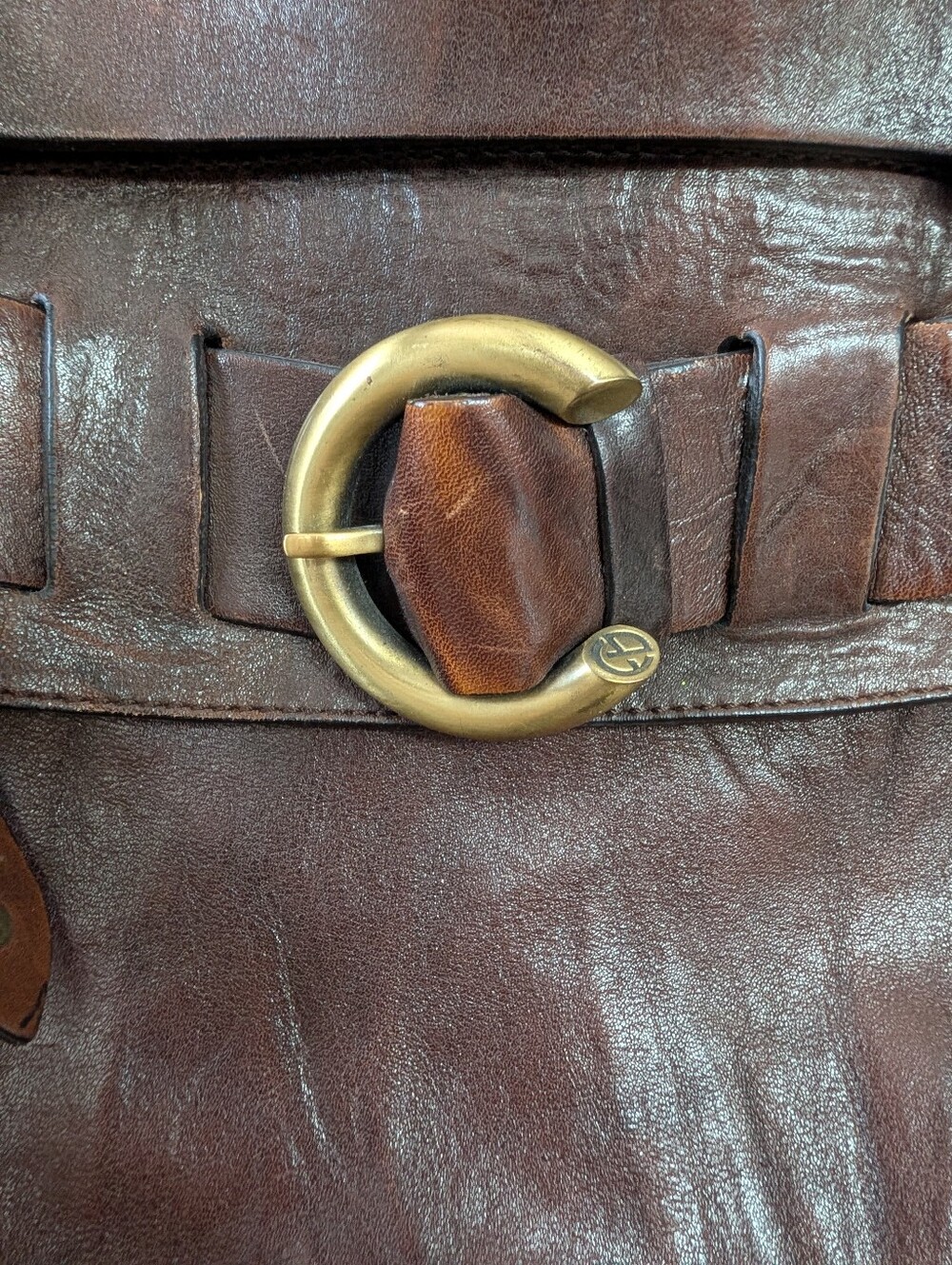 Francesco Biasia Distressed Brown Leather Shoulder Bag with Brass Ring Detail - Picture 14 of 16